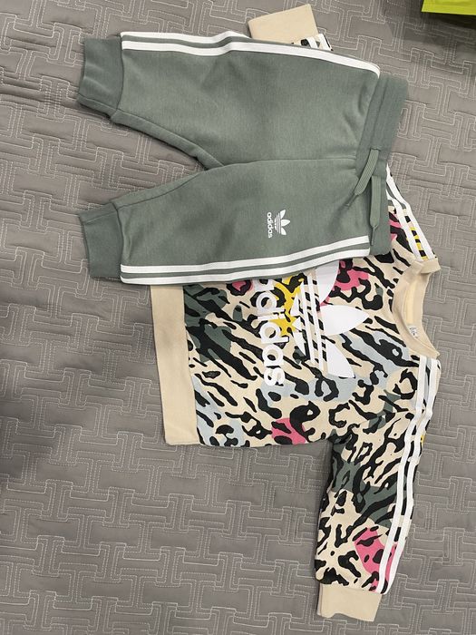 Десткий спортивный костюм adidas на 6-9 месяцев