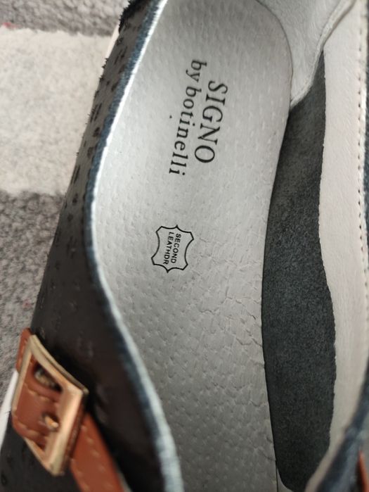 Vand pantofi piele nr 39 merg pentru un 38