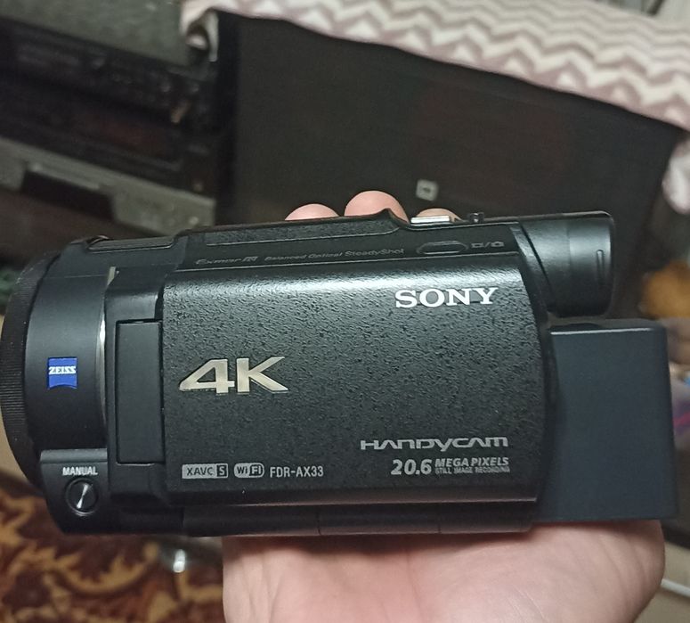 Видеокамера Sony FDR AX33