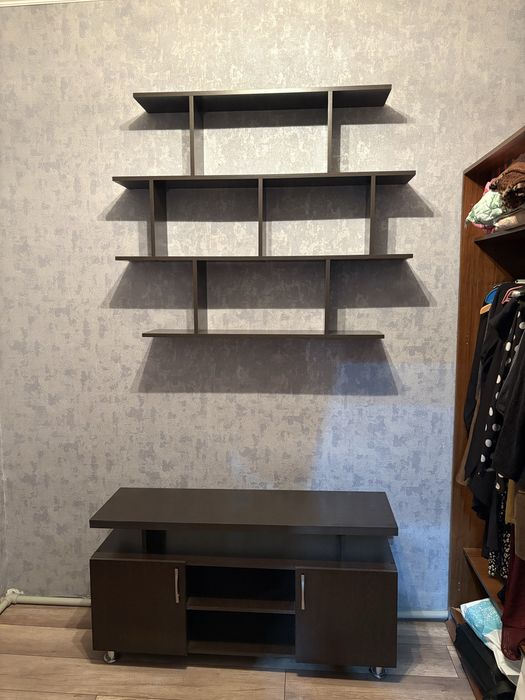 Тумбочка и полка