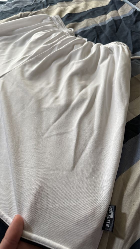 Pantaloni scurti Adidas marimea L