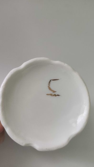 Една прекрасна порцеланова каничка/латиера