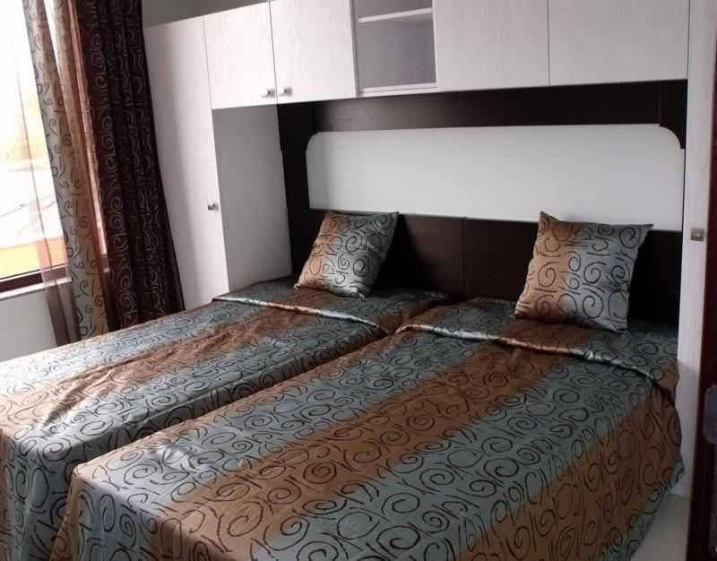 Дава се под наем Тристаен апартамент в София, Оборище - 105 кв.м за 540.6 € - Снимка #3