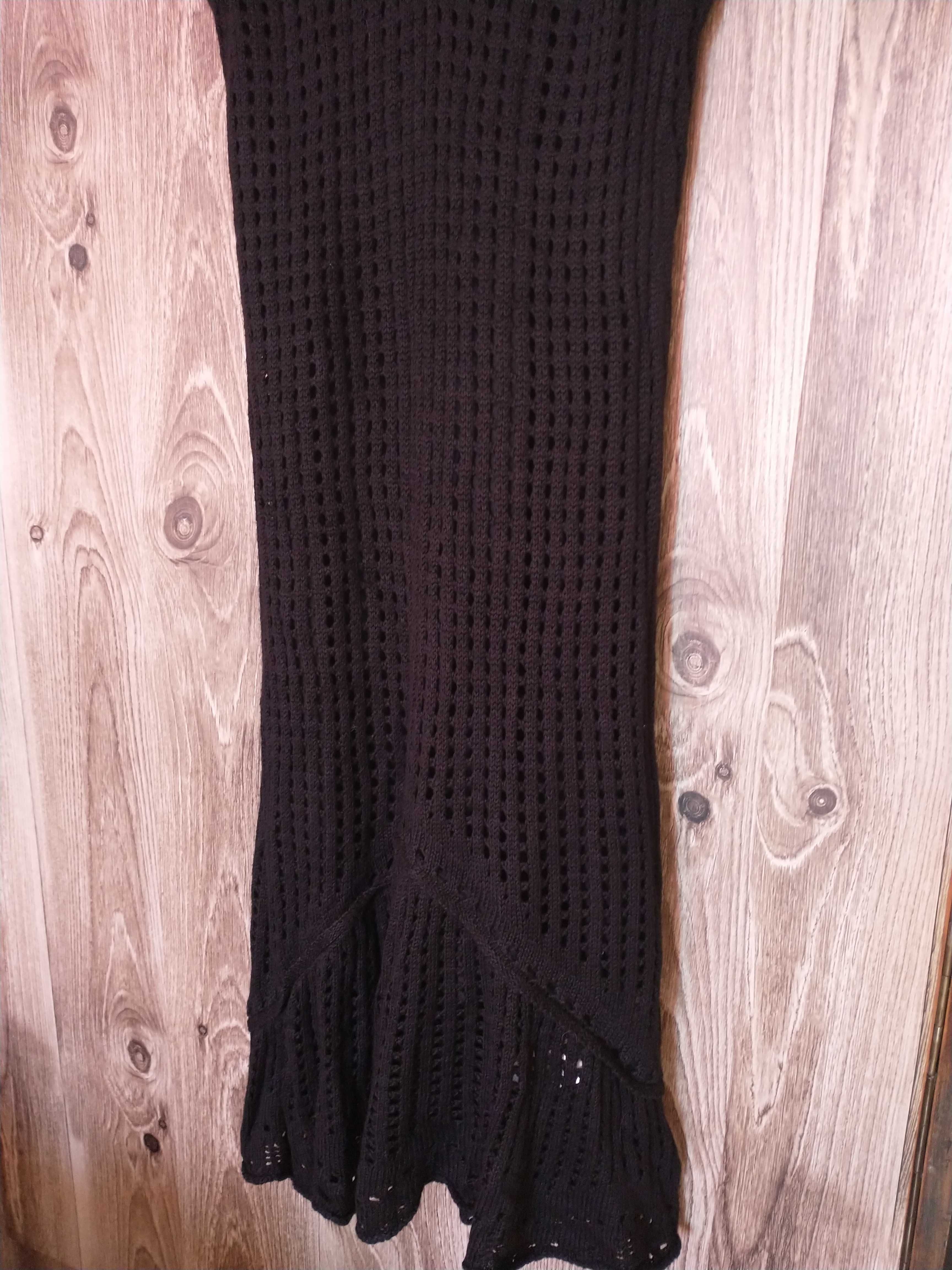 Черна рокля от плетиво