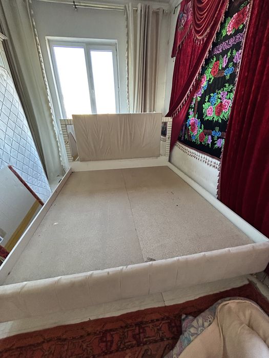 Үлке екі адамдық қос төсек сатылады ,сапасы жақсы көп усталмаған