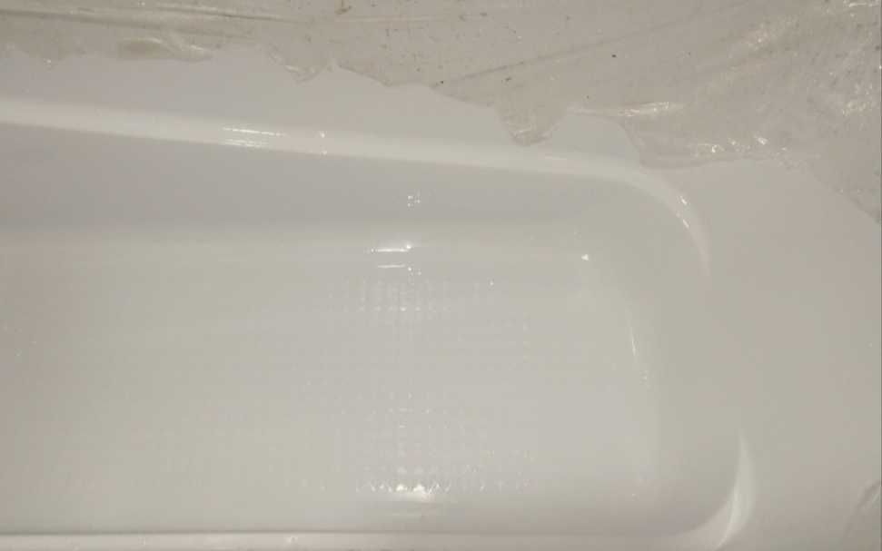 Ванная с экраном 1500×700