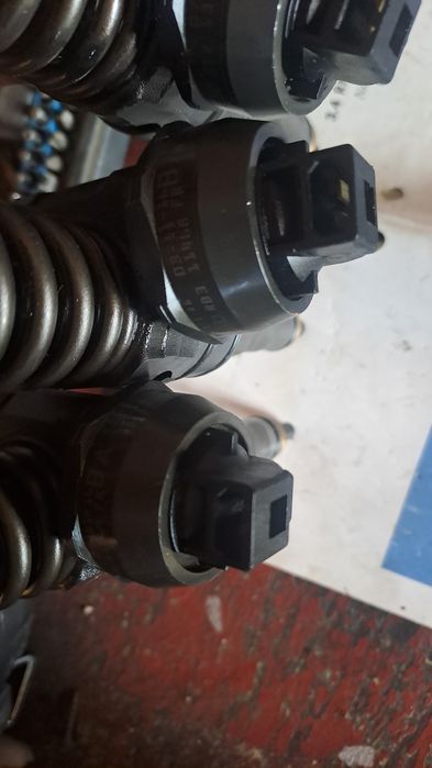 Vand injectoare 1.9 105 cp golf 5/pasat b6/Octavia/leon/touran/A3 etc