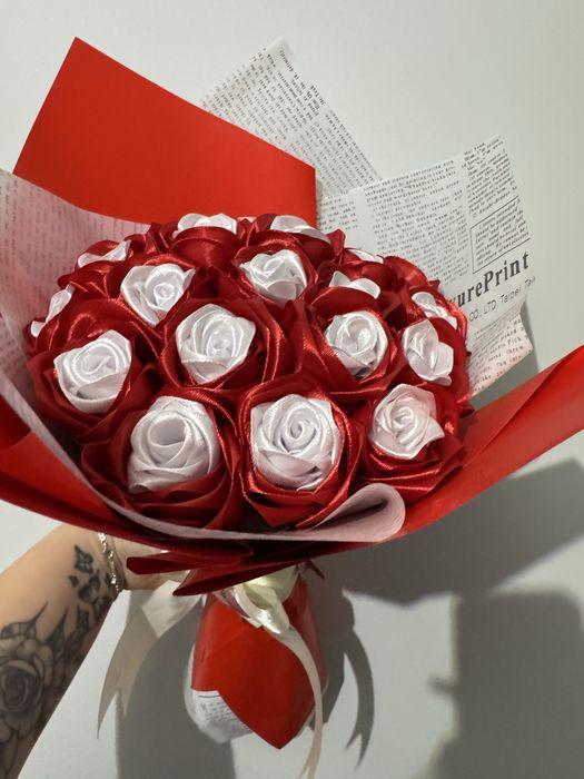 Buchete din flori de satin