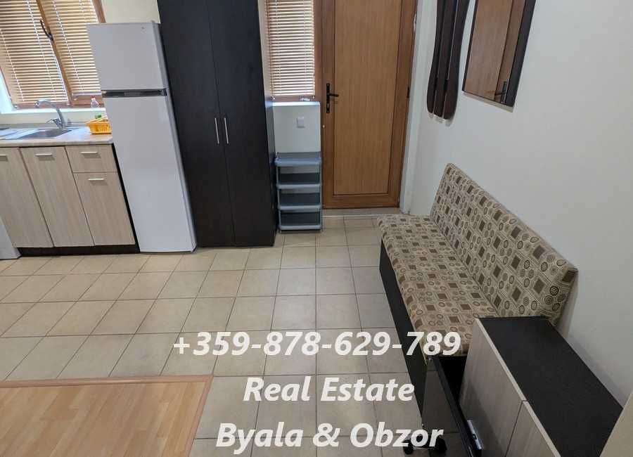 Просторен едностаен апартамент в комплекс с басейн в гр.Бяла