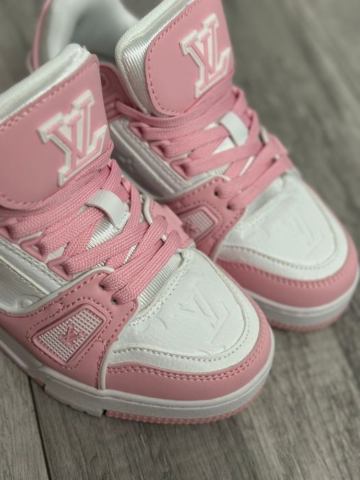 Adidasi Louis Vuitton