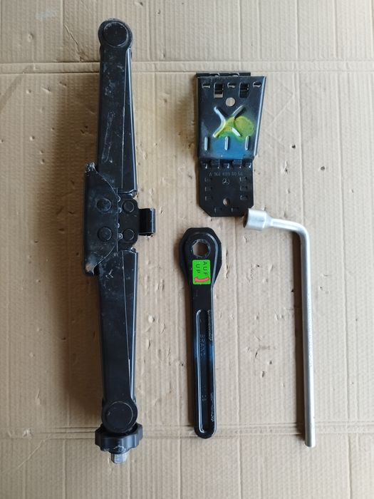 Cric Mercedes Ml GL Glk Gle Glc Gls