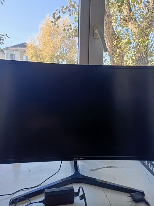 Продам монитор Samsung C27F396FHI