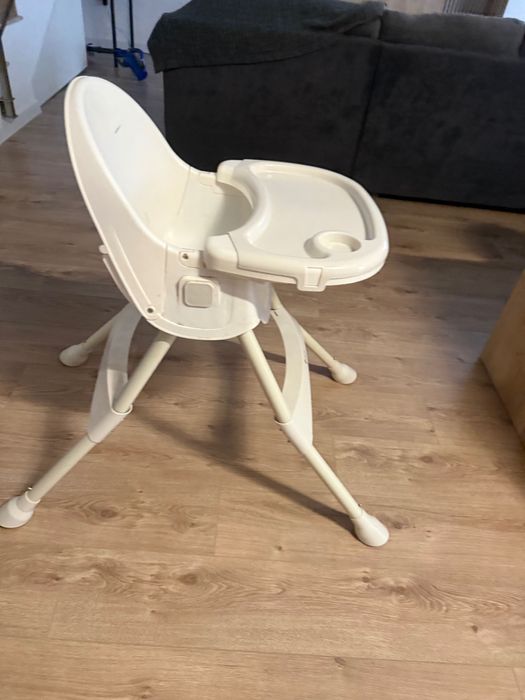 Vând scaun de masă bebe