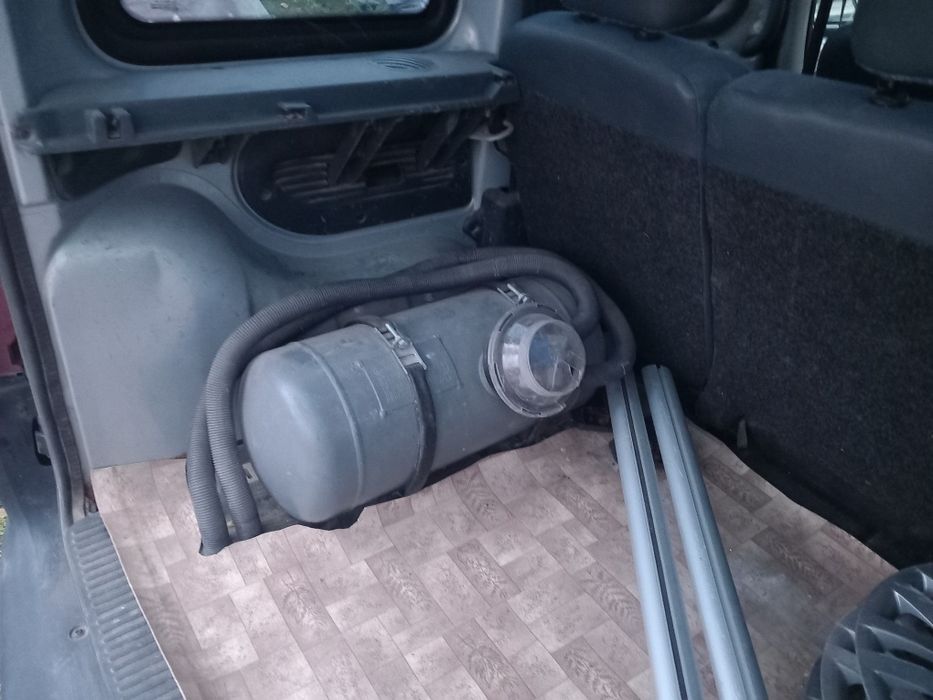 Рено Канго бензин