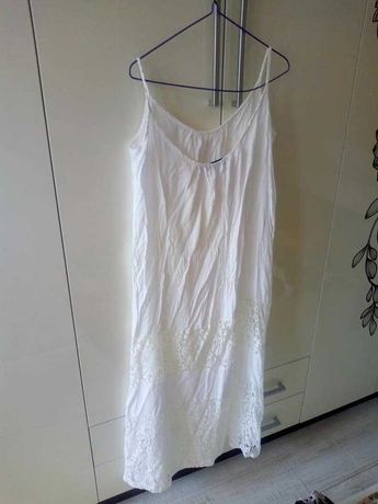 Бяла рокля като нова размер по етикет 36