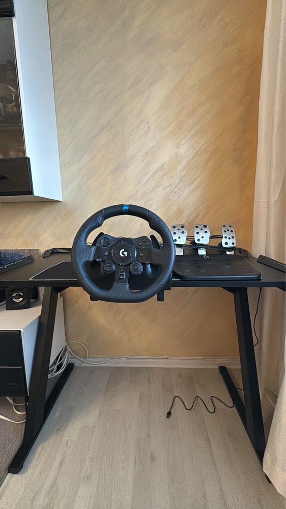 Продавам G923(Още в гаранция)