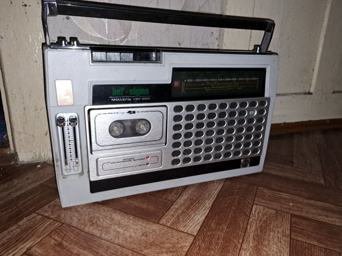 Магнитофон СССР.