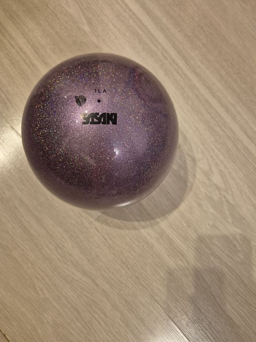 Топка за художествена гимнастика