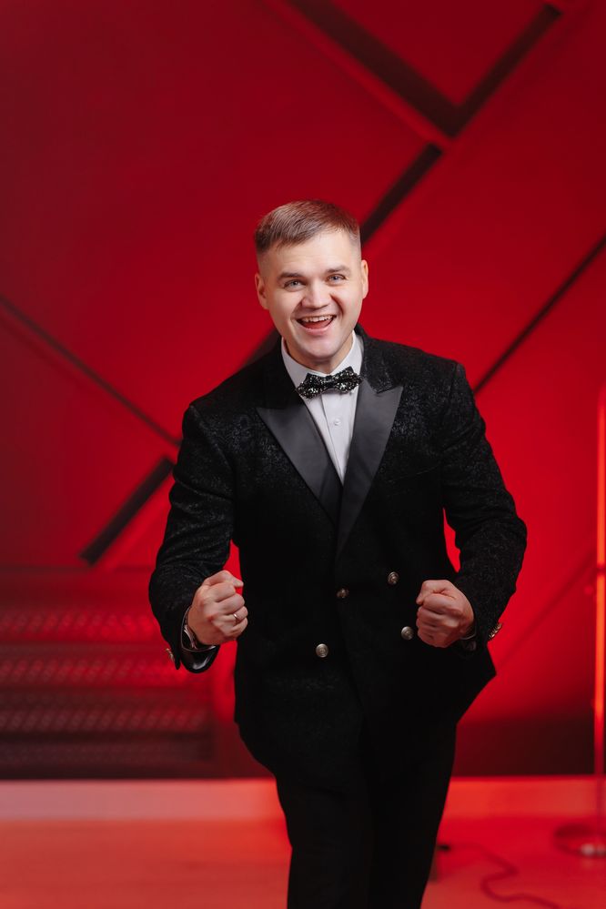 Ведущий, SWOWMAN.