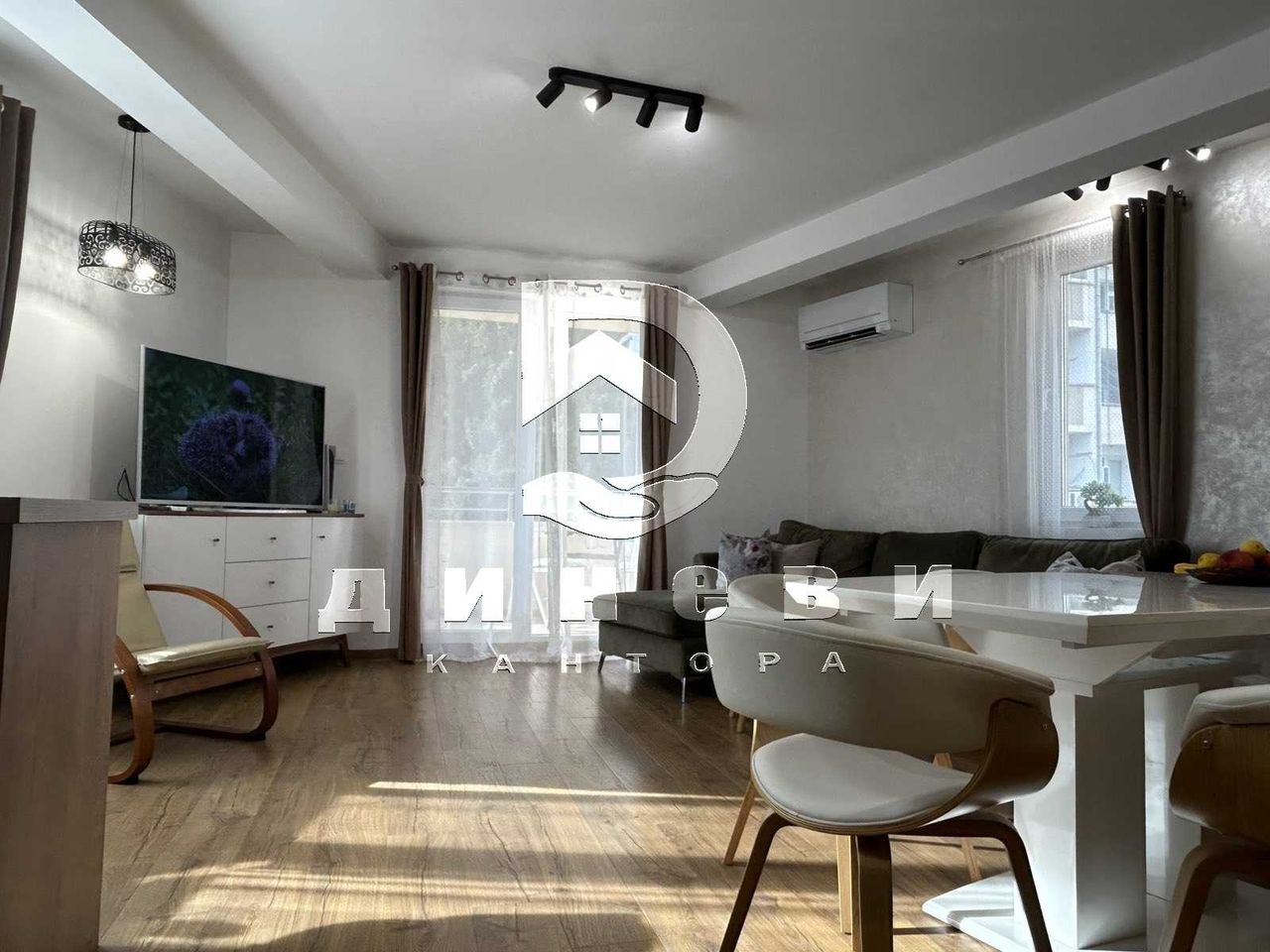 Продава се Тристаен апартамент в Стара Загора, Център - 115 кв.м за 1694 €/кв.м - Снимка #5