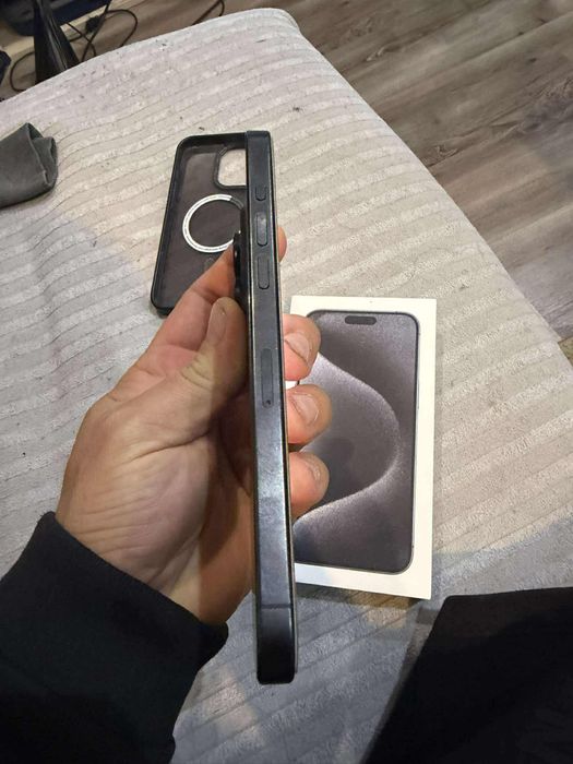 Iphone 15 pro max с гаранция