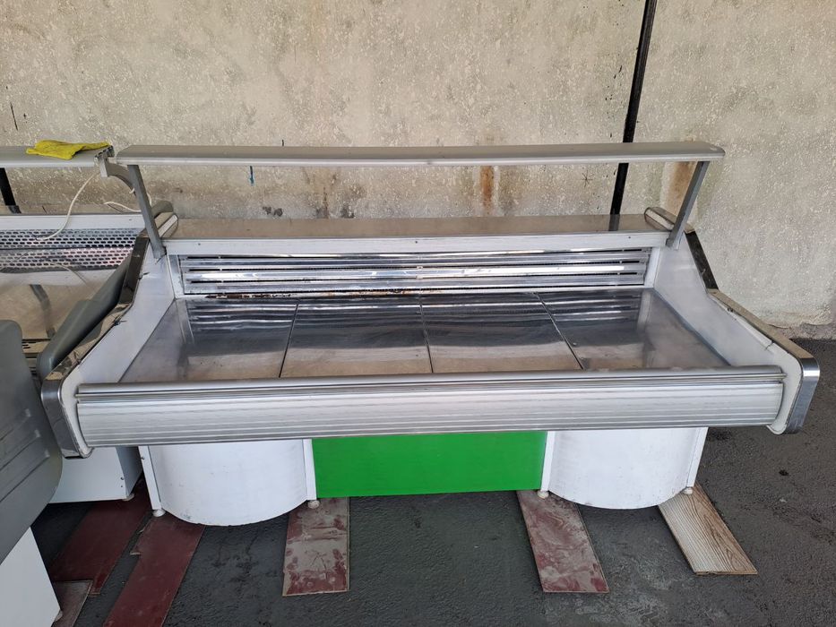 Витринный холодильник