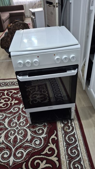 Продам электро плиту.