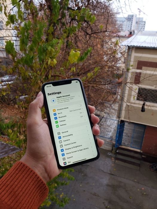 Iphone 11 sotiladi xotira 128g