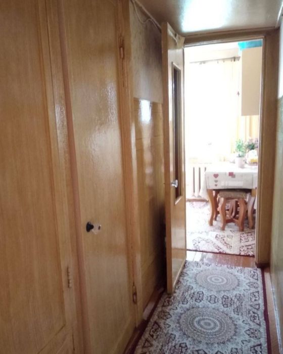 Горит.  Чиланзар 24.  2 х комнатная квартира Срочно !