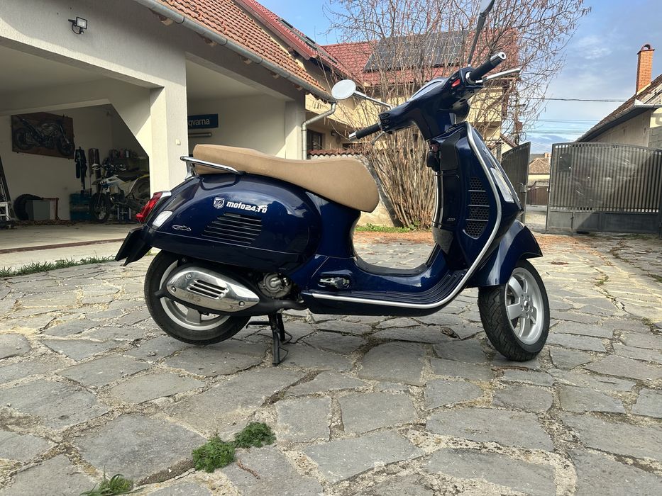Vespa piaggio 300