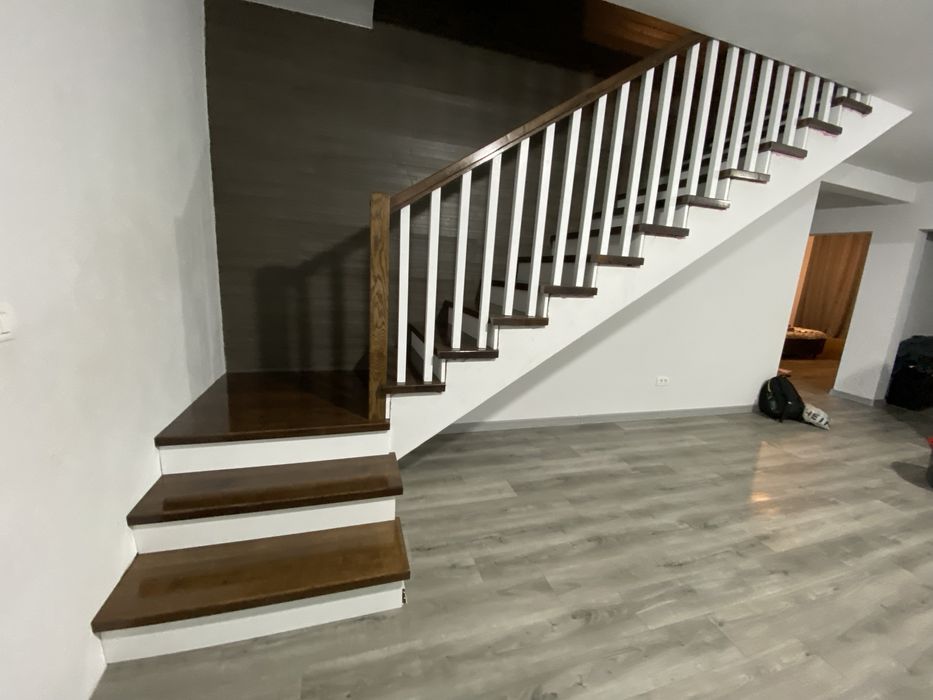 Scari lemn STEJAR la comanda