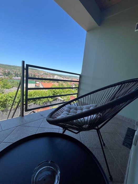 Proprietar inchiriez apartament la casa in Gruia
