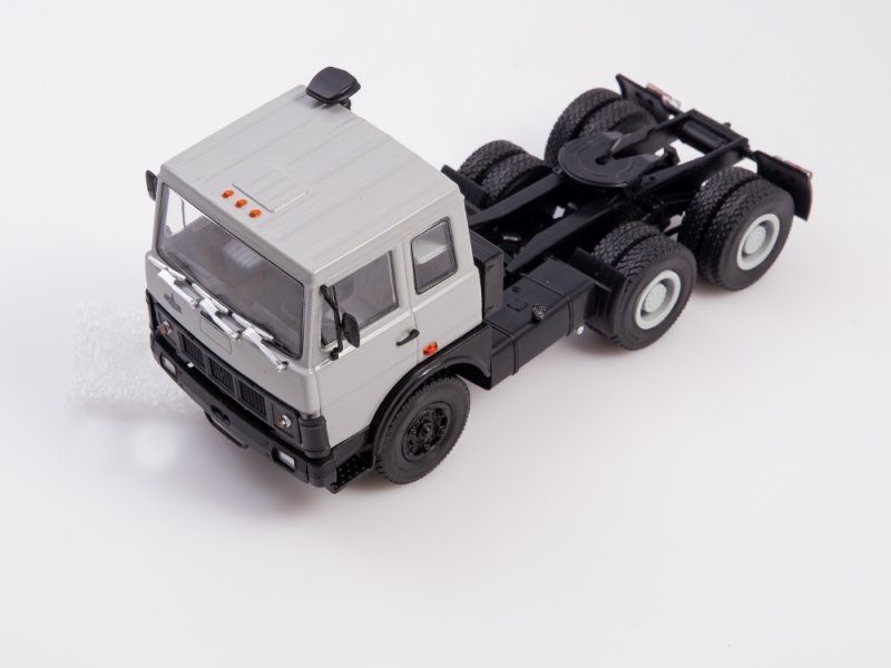 Gaz AA model 1:43