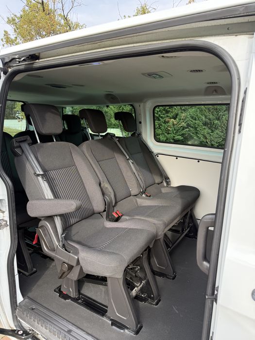 Ford Transit-Custom -9 locuri