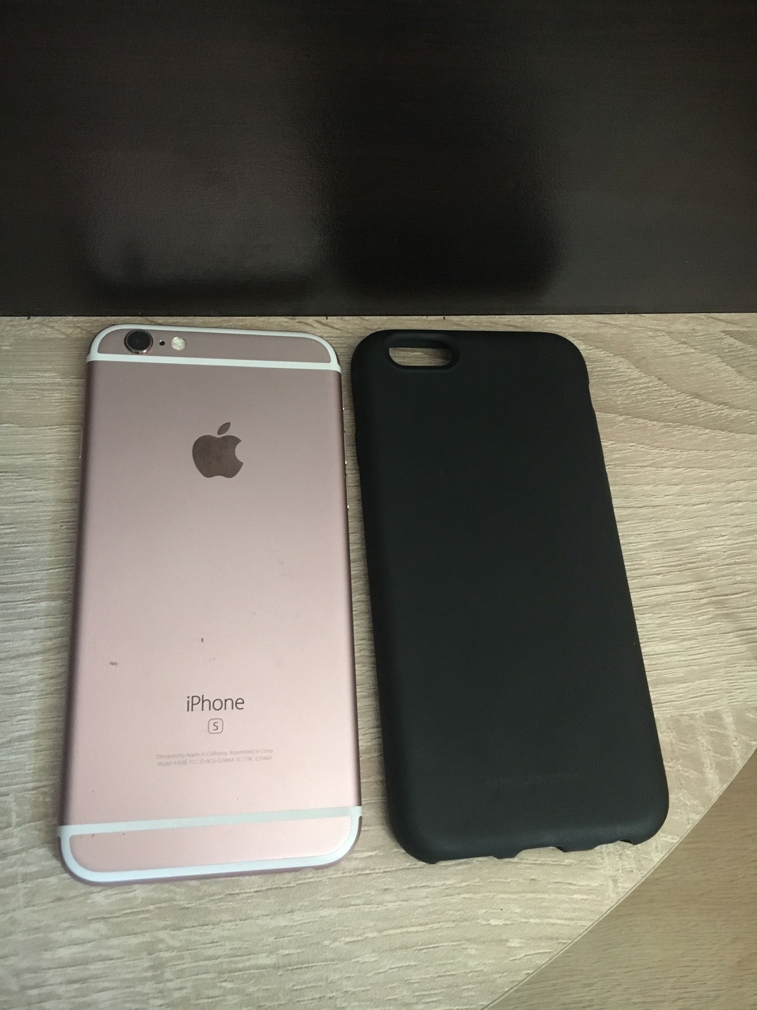 Продава се аифони 6S