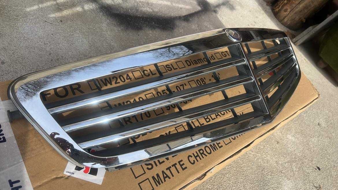 Mercedes W204 Предна решетка