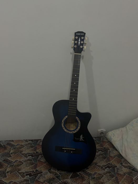 Продам новую гитару 6 струнную