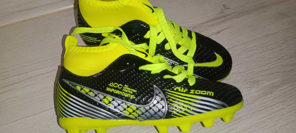 Детски бутонки,,Nike,,