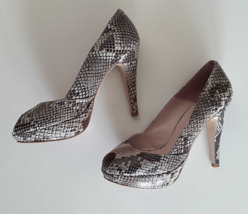 Дамски обувки на висок ток