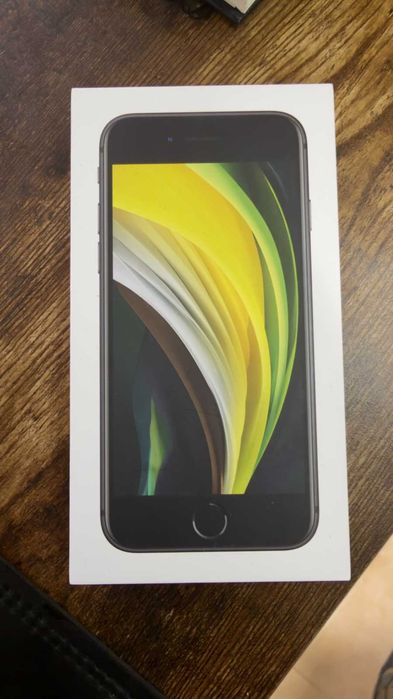 Продавам Iphone SE Black 64GB