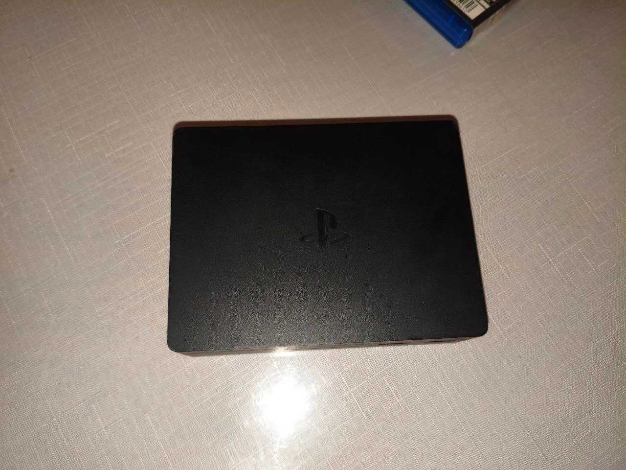 продается PS4 новый