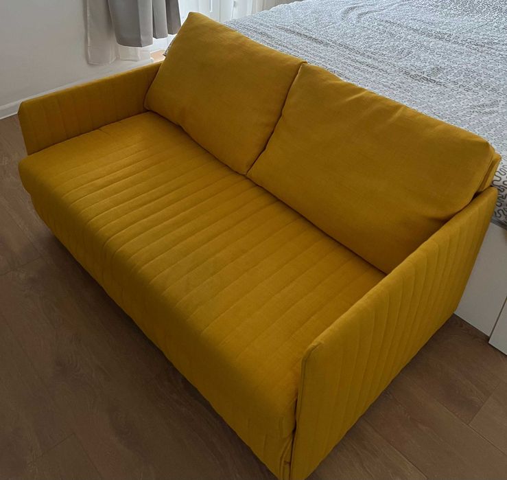 Canapea Ikea galbena