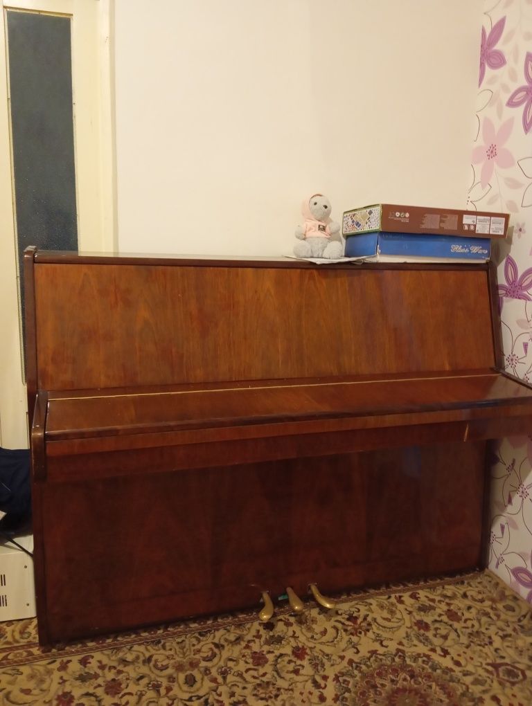 Продаётся фортепьяно в хорошем состоянии