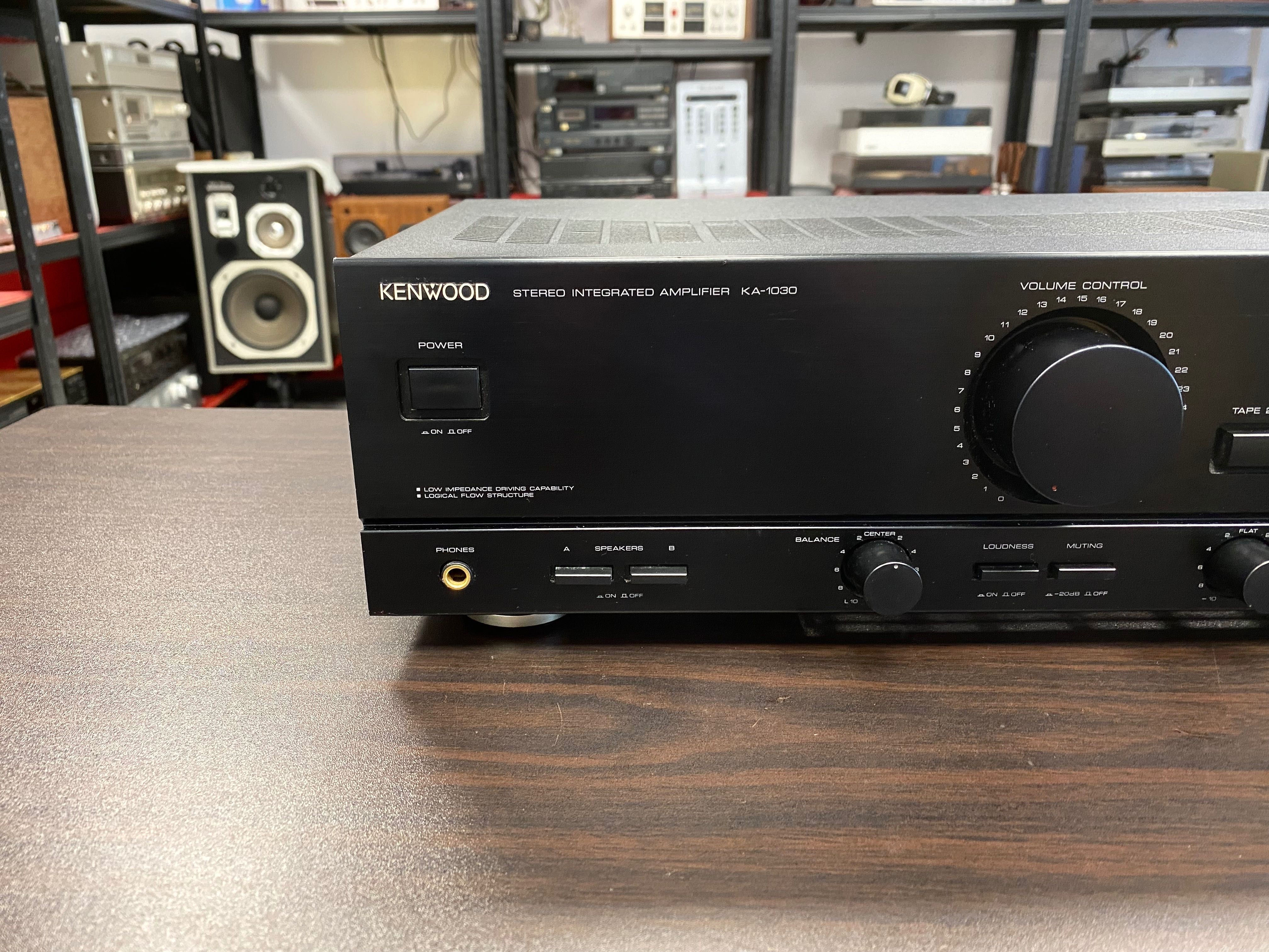 Качествен усилвател Kenwood