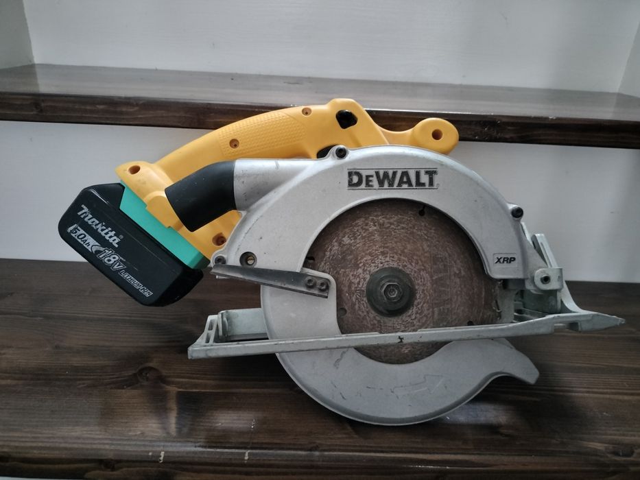 Circular adaptat Makita 18 volți