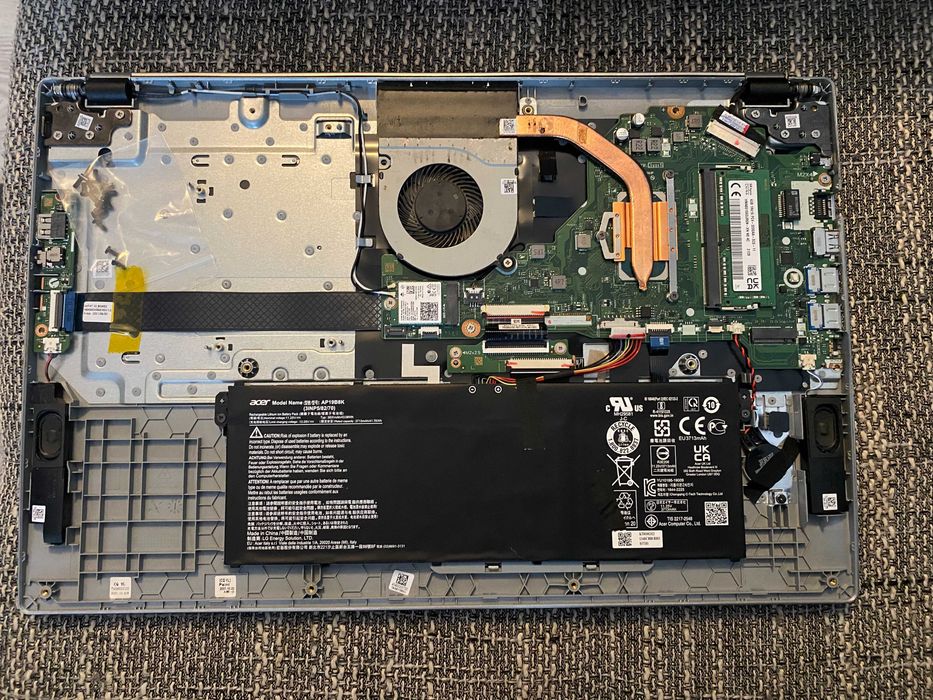 Vand Laptop Acer Aspire 3 pentru piese
