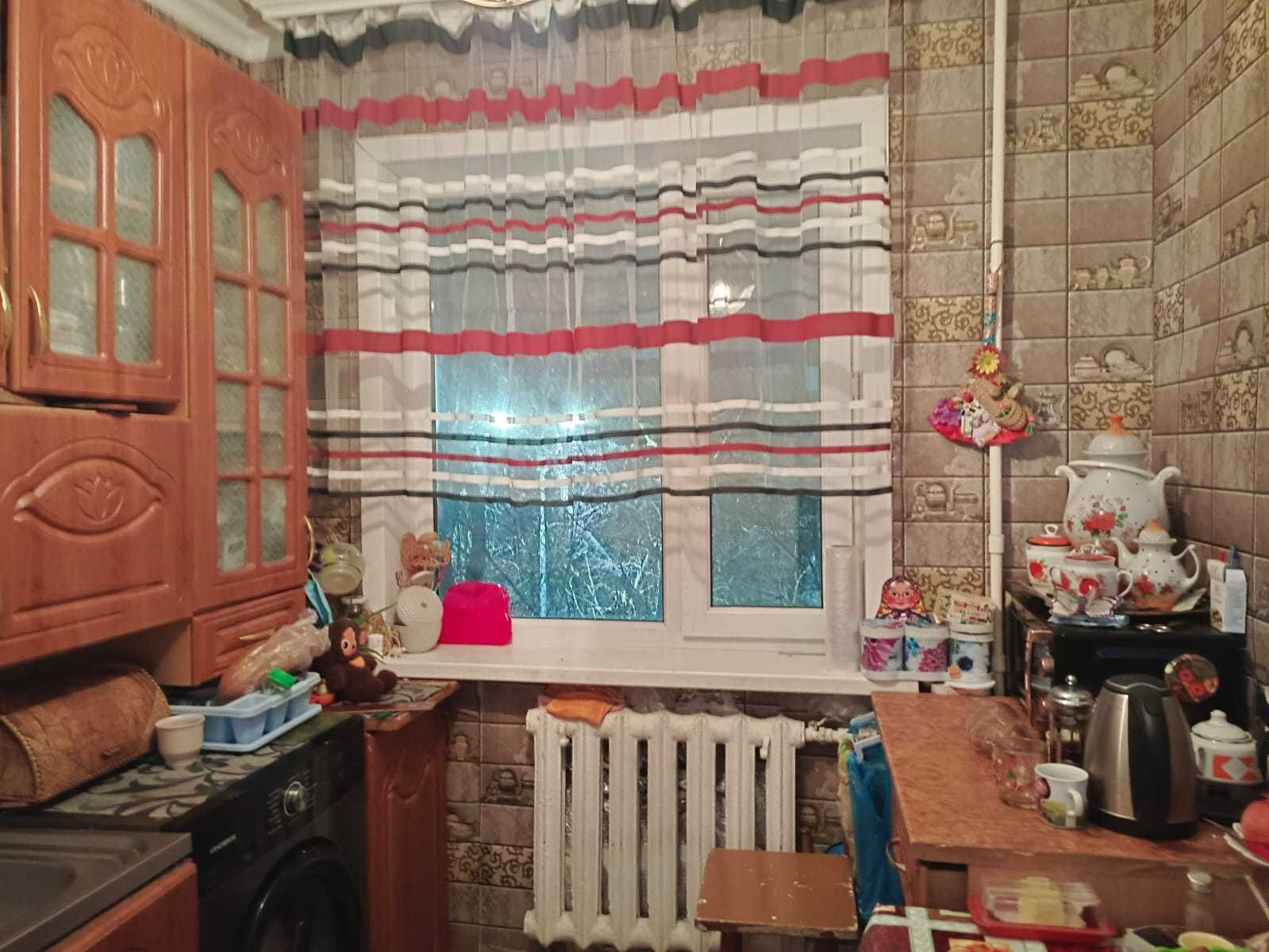 Продаю 3 комнатную квартиру в 23 микрорайоне.