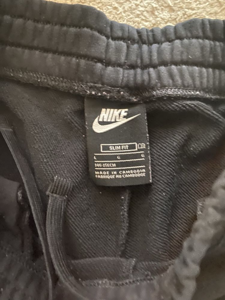 Анцуг Nike размер размер 146-156 см