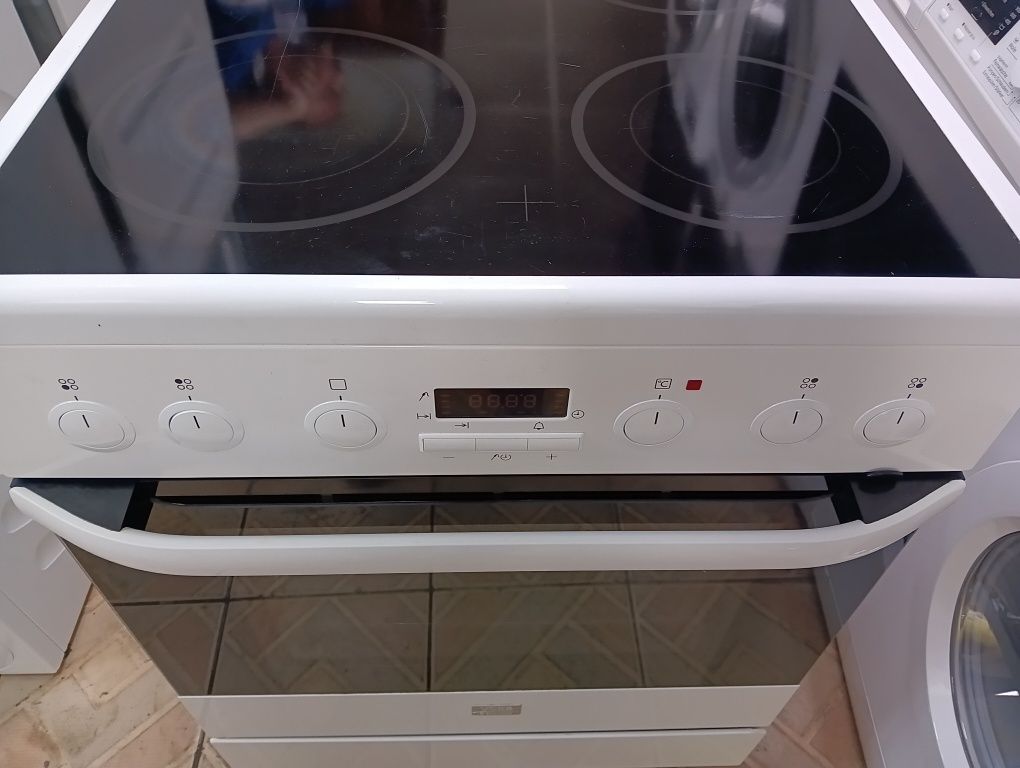 Свободно стояща печка с керамичен плот VOSS Electrolux 2годиниГаранция