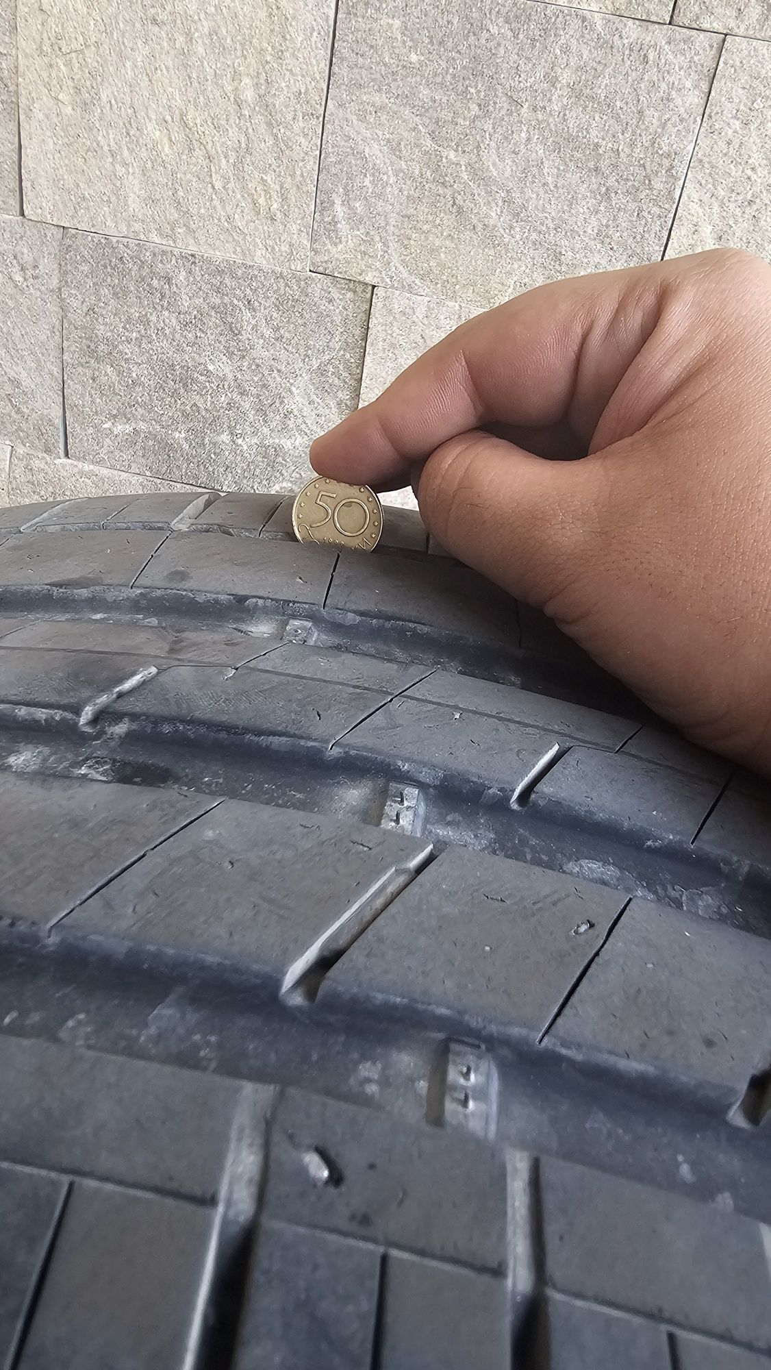 Гуми марка Hankook 285/40ZR20